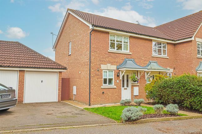 Brunswick Place, Rayleigh SS6 2 bed end of terrace house for sale