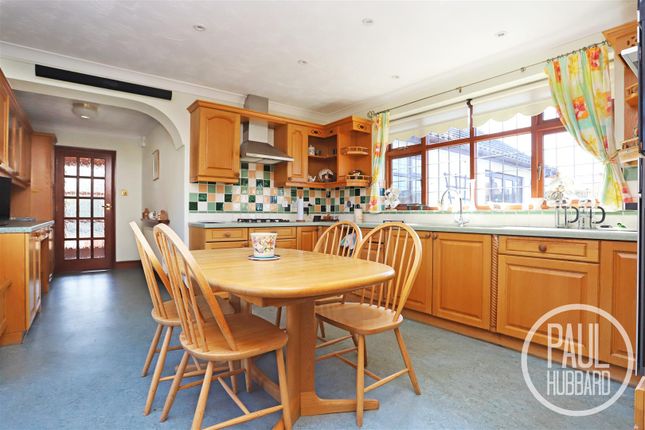 Colville Road, Oulton Broad, NR33 4 bed detached bungalow for sale