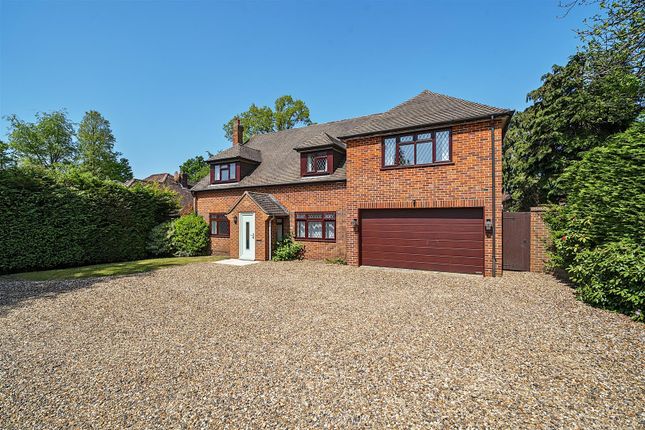 Aldershot Road, Fleet GU52 5 bed detached house for sale