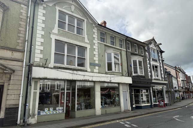 Harford Square, Lampeter 9 bed flat for sale