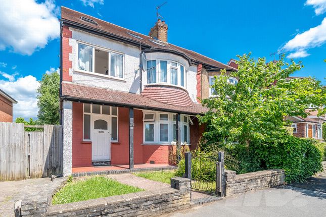 Holden Road, London N12 6 bed house for sale