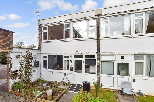 Guildford Road, Horsham, West Sussex 1 bed ground floor flat for sale