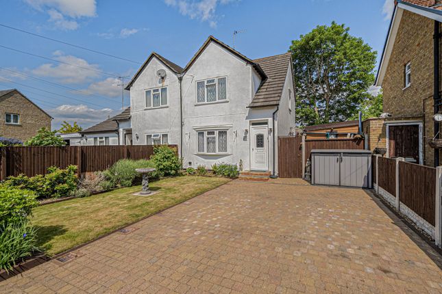 Petersham Avenue, West Byfleet KT14 2 bed semi