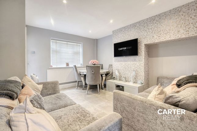 Bellhouse Road, Romford, RM7 2 bed terraced house for sale