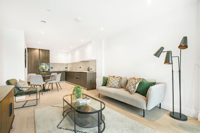 High Road Leyton, London, E10 2 bed flat for sale