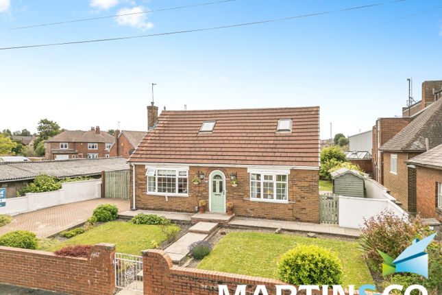 Lingwell Nook Lane, Wakefield WF3 3 bed detached bungalow for sale