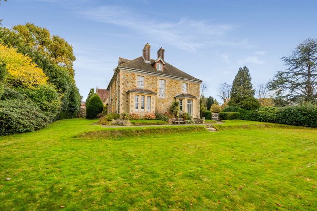 6 bedroom country house for sale