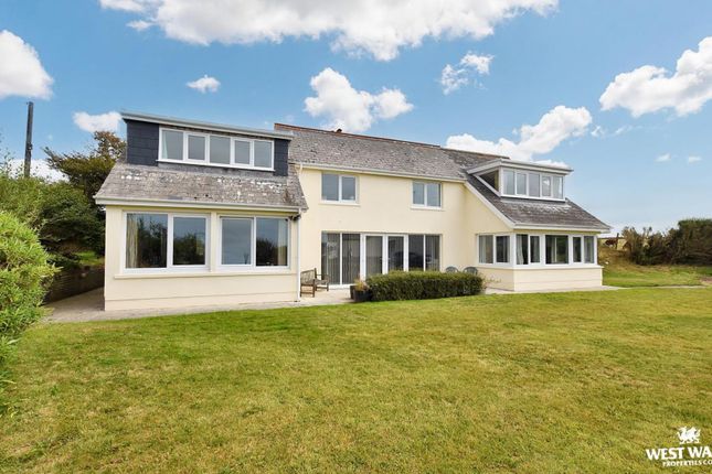 5 bed detached house