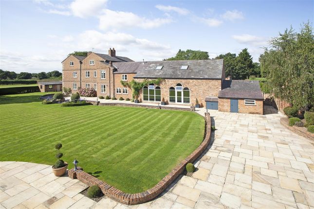 6 bedroom detached house for sale
