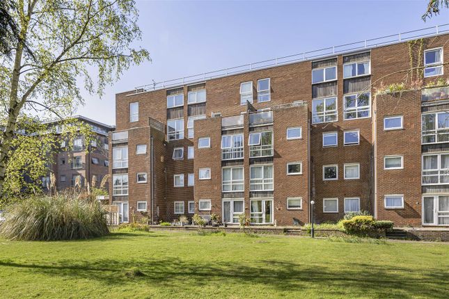 Belgravia Court, Reading 1 bed apartment for sale