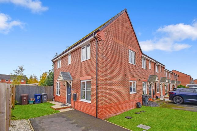 Assembly Avenue, Leyland PR25 3 bed semi