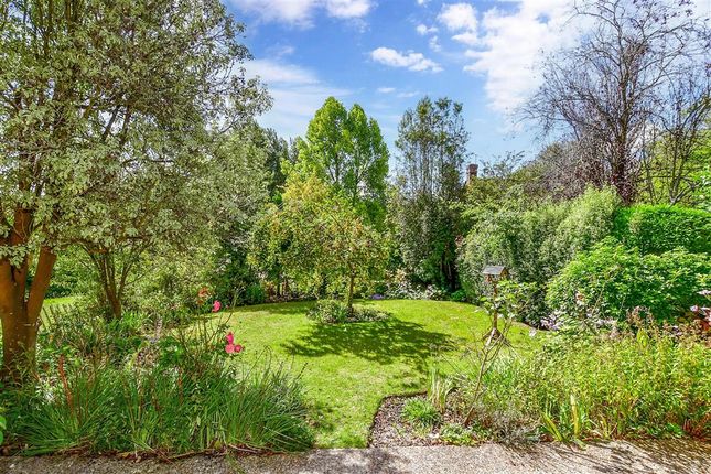 Canada Road, Arundel, West Sussex 2 bed end of terrace house for sale