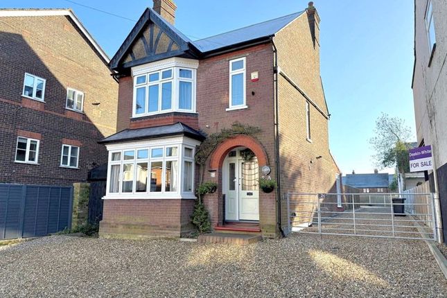 Chiltern Road, Dunstable 4 bed detached house for sale