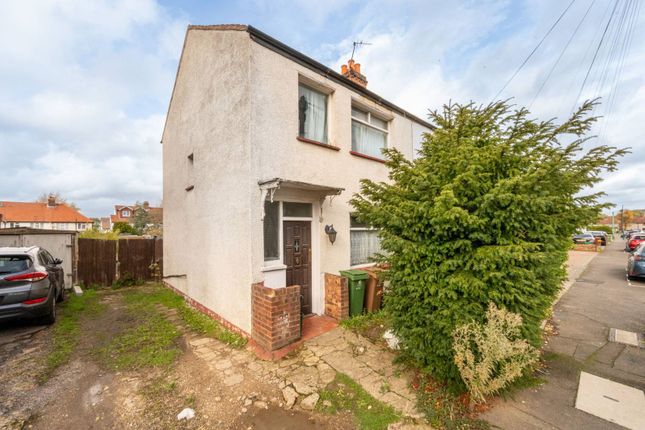 Washington Road, Worcester Park, KT4 2 bed terraced house for sale
