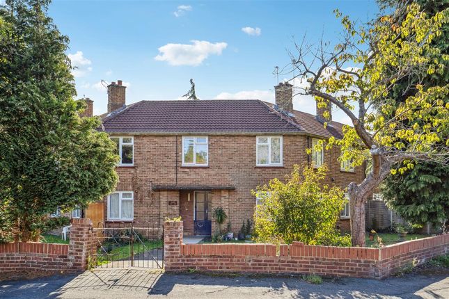 Penn Drive, Denham Green 1 bed apartment for sale