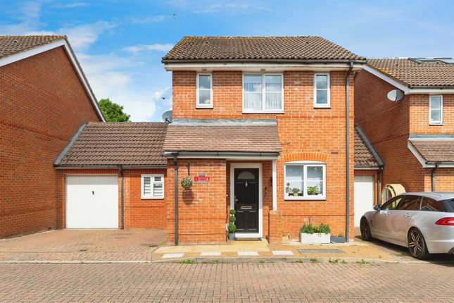3 bedroom link detached house for sale