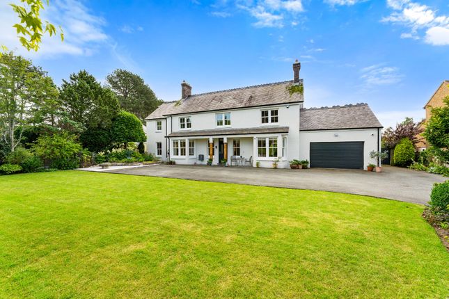 Ruthin, Denbighshire 4 bed detached house for sale