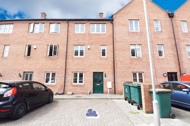 4 bedroom terraced house for sale