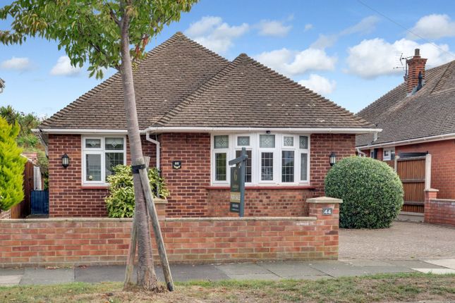 Marcus Avenue, Thorpe Bay SS1 3 bed detached bungalow for sale