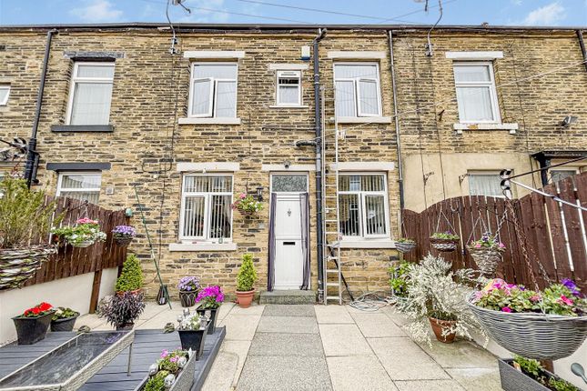 James Street, Bradford BD15 2 bed terraced house for sale