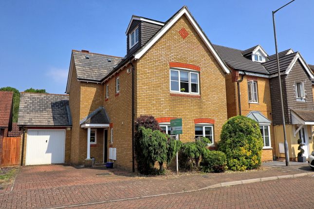 Hatfield Road, Grays RM16 5 bed detached house for sale