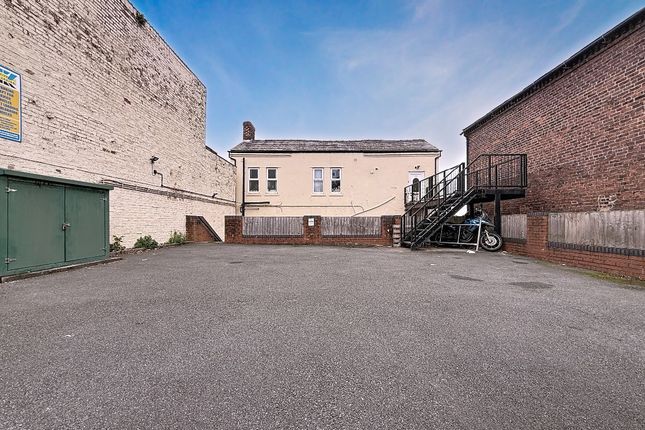 5 bed flat