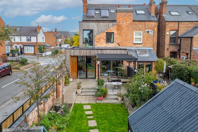 4 bedroom semi-detached house for sale
