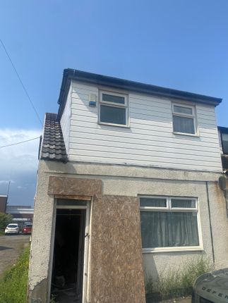 3 bed end terrace house
