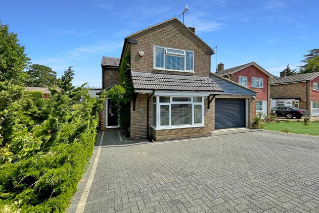 Holmfield Close, Luton, Bedfordshire... 3 bed detached house for sale