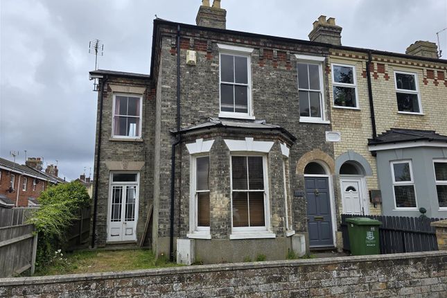 Lowestoft Road, Gorleston 4 bed end of terrace house for sale