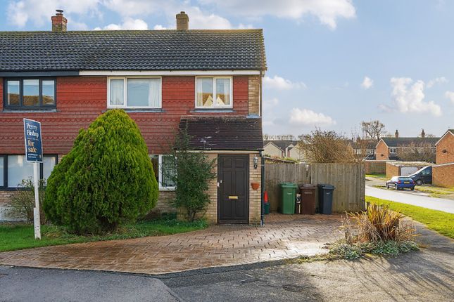 Joyces Road, Stanford in the Vale... 3 bed semi