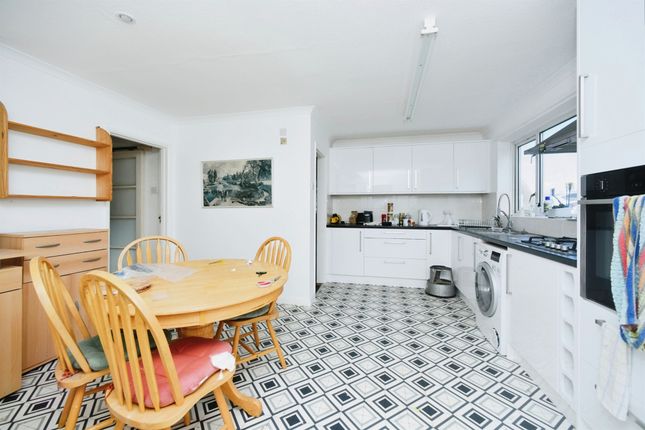 2 bedroom chalet for sale