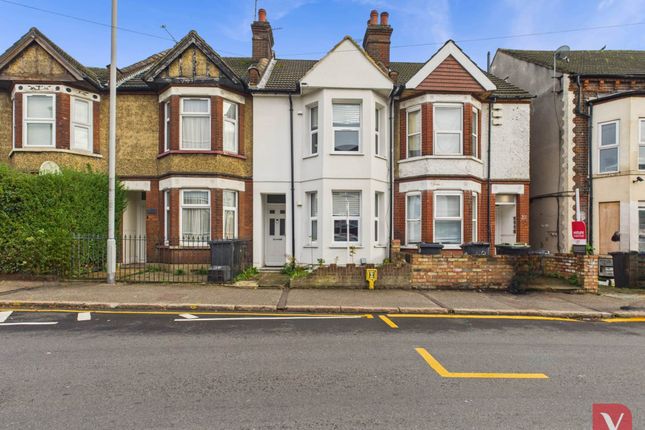 Old Bedford Road, Luton LU2 2 bed terraced house for sale
