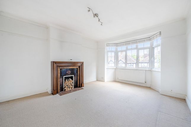 Gracefield Gardens, Streatham... 3 bed flat for sale