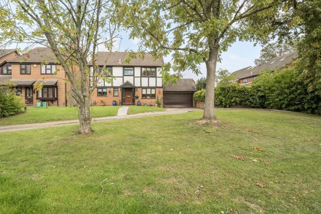 Cutbush Close, Reading RG6 4 bed detached house for sale
