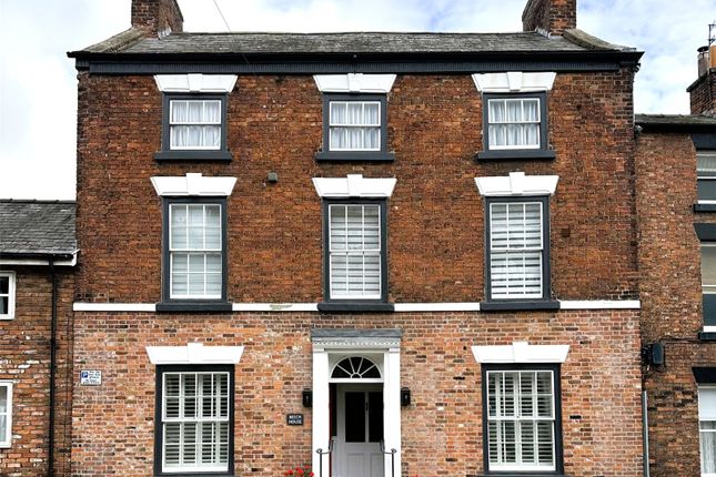 High Street, Malpas, Cheshire, SY14 6 bed terraced house for sale