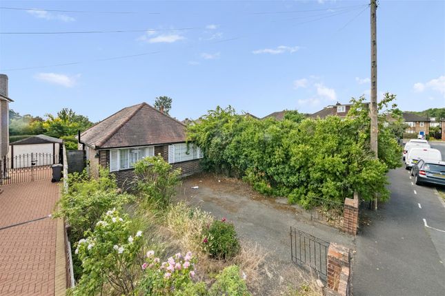 East Road, Feltham TW14 2 bed detached bungalow for sale