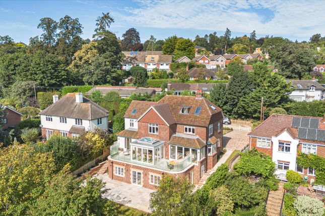6 bedroom detached house for sale