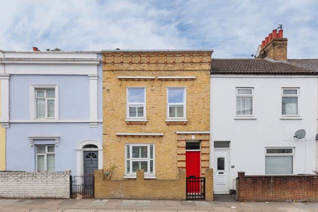 Sandy Hill Road, London SE18 3 bed terraced house for sale