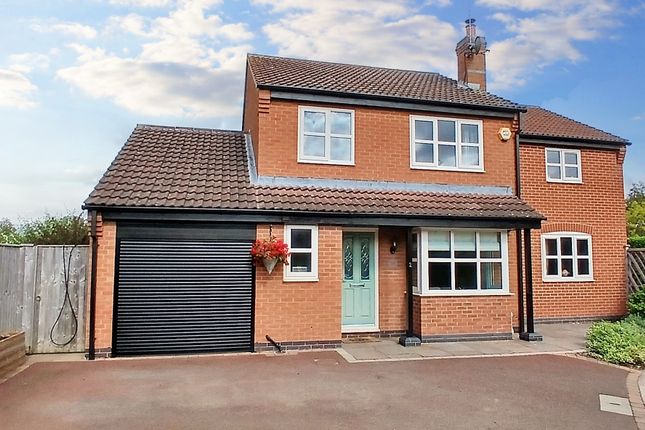 4 bed detached house