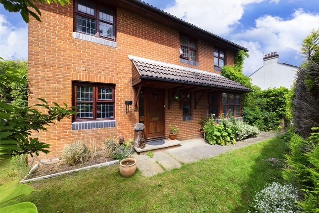 Guildford Road, Ash, Aldershot 4 bed detached house for sale