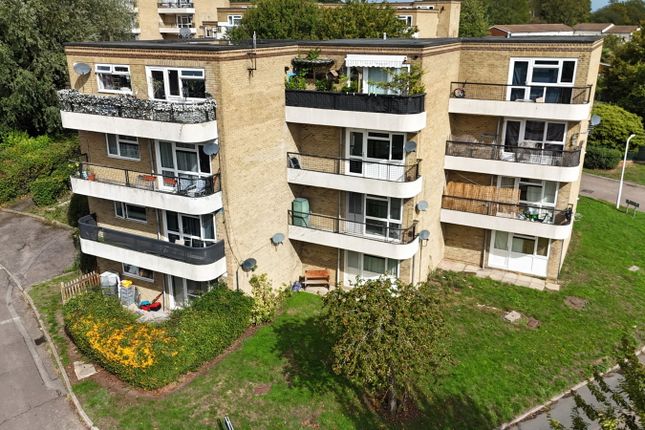 Ryedene Place, Basildon SS16 1 bed flat for sale