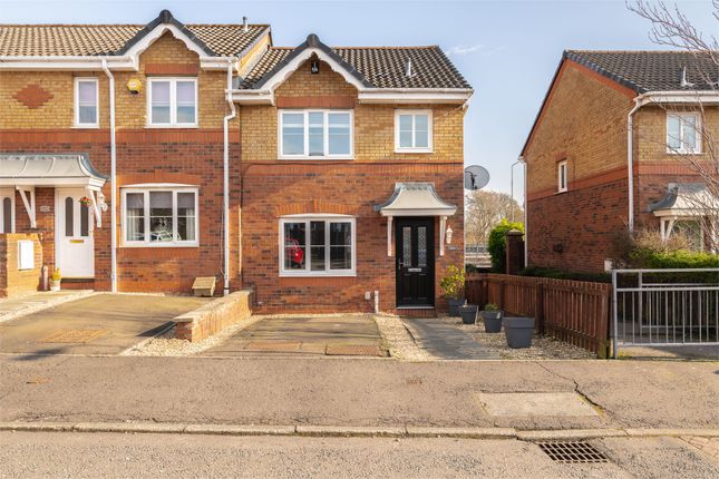Oldwood Place, Livingston, EH54 3 bed end of terrace house for sale