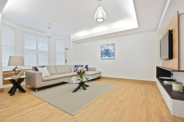 Templeton Place, London, SW5 2 bed apartment for sale