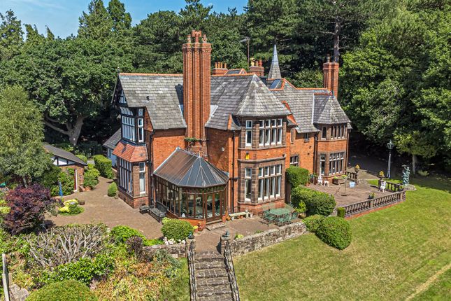 5 bedroom semi-detached house for sale
