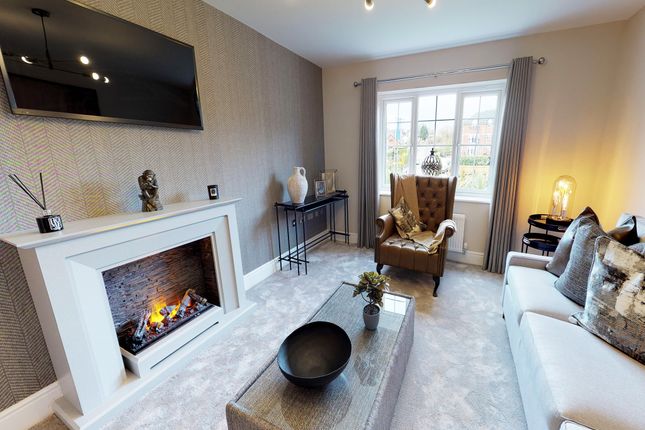 5 bed detached house