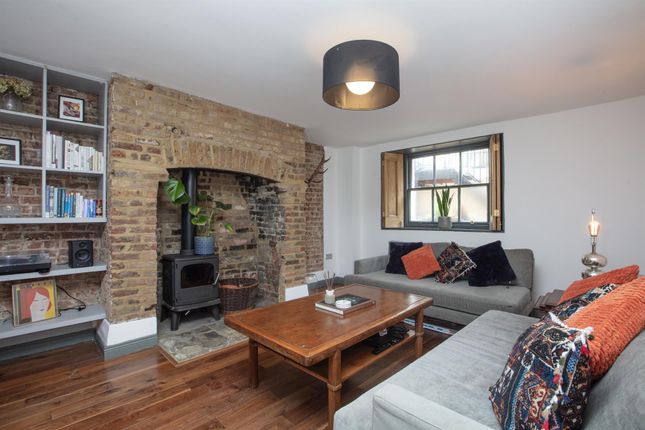 Camberwell Grove, Camberwell, SE5 2 bed apartment for sale
