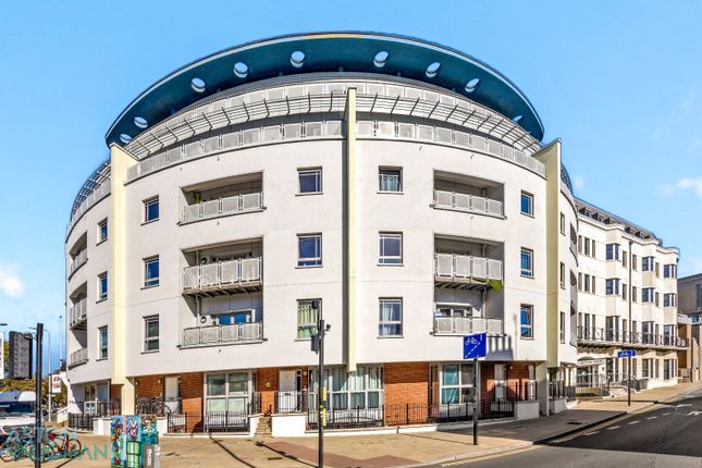 Royal View, Brighton BN2 2 bed apartment for sale