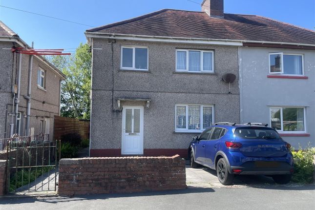 Maes Tomos, Trimsaran, Kidwelly 3 bed semi