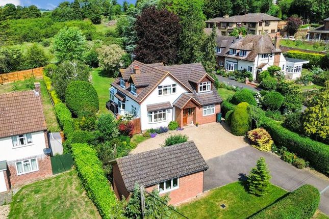 Cleat Hill, Bedford MK41 3 bed detached house for sale